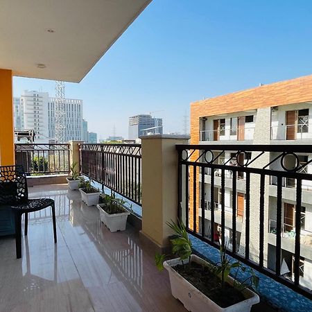 Bedchambers Medicity Serviced Apartments In Gurgaon Bagian luar foto