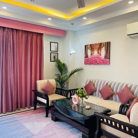 Bedchambers Medicity Serviced Apartments In Gurgaon Bagian luar foto