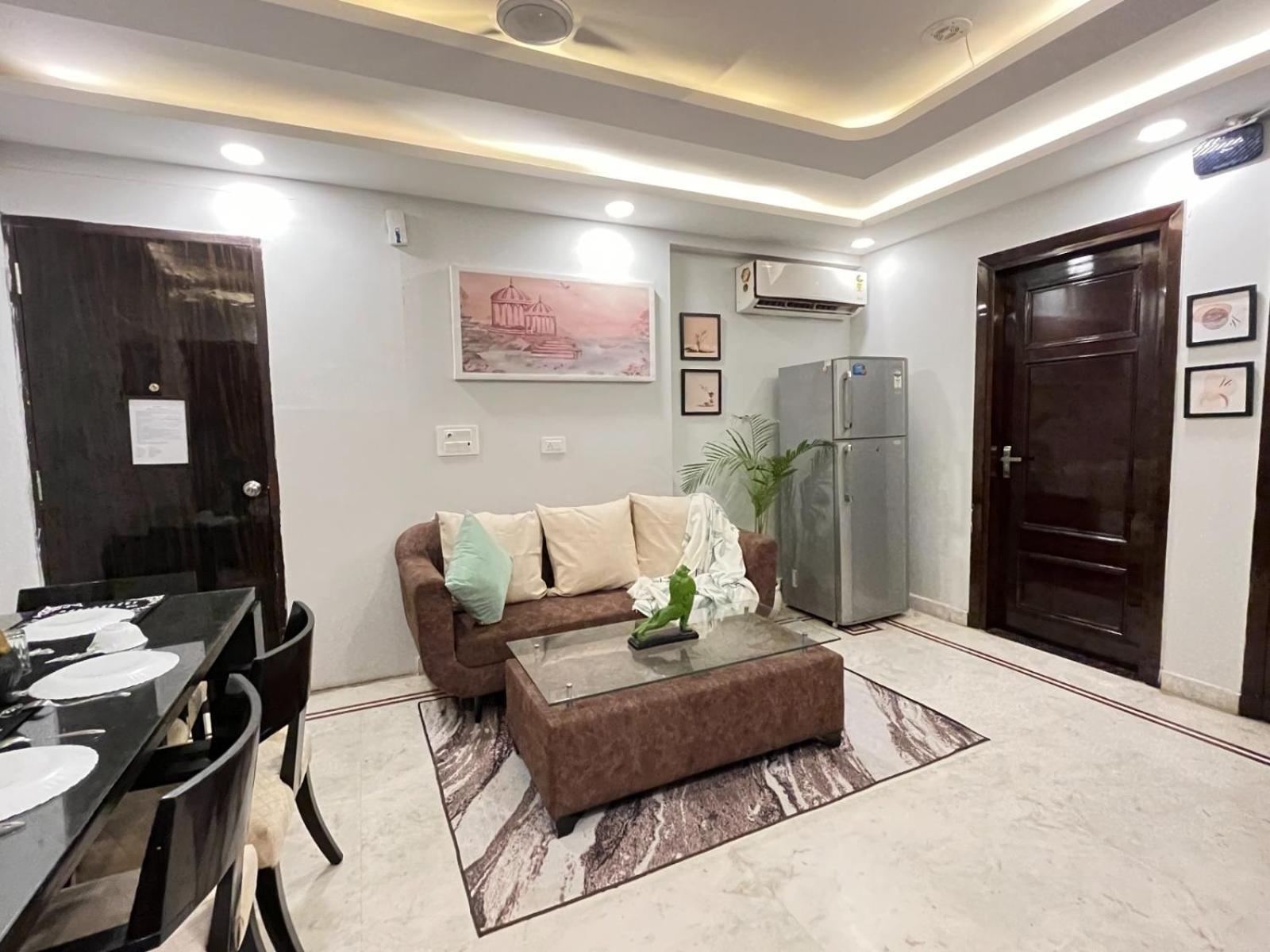 Bedchambers Medicity Serviced Apartments In Gurgaon Bagian luar foto