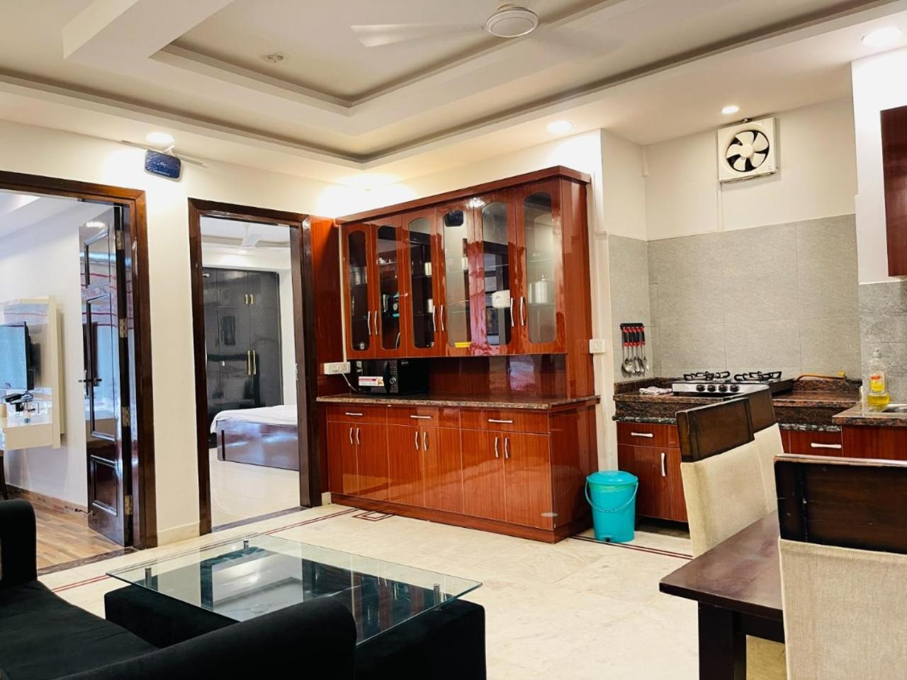 Bedchambers Medicity Serviced Apartments In Gurgaon Bagian luar foto