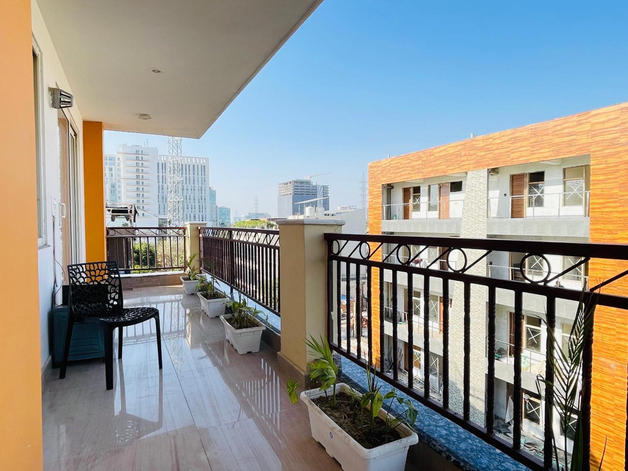 Bedchambers Medicity Serviced Apartments In Gurgaon Bagian luar foto