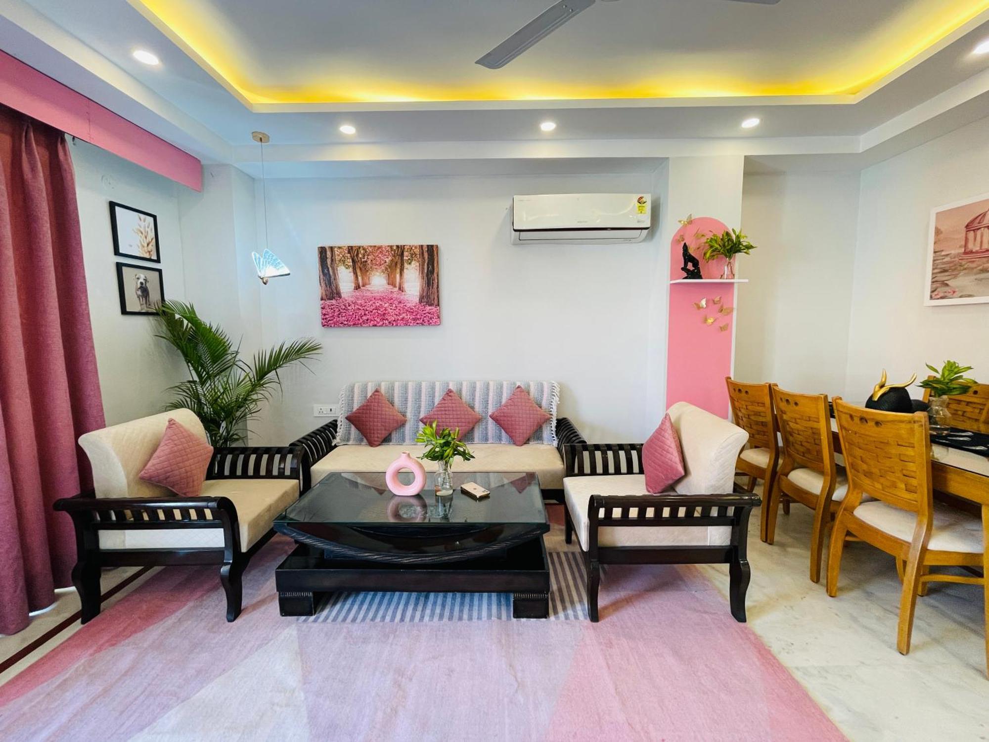 Bedchambers Medicity Serviced Apartments In Gurgaon Bagian luar foto