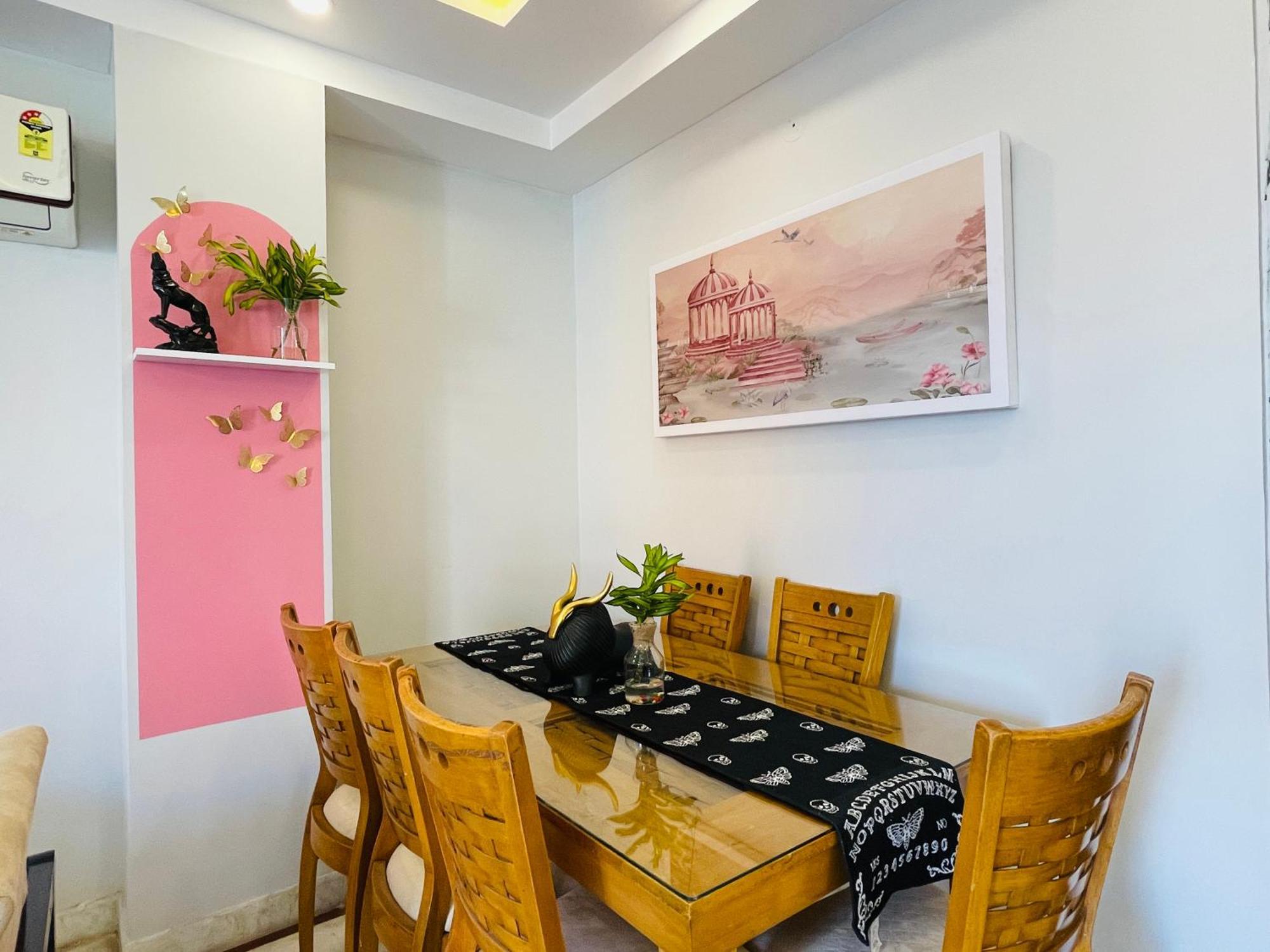 Bedchambers Medicity Serviced Apartments In Gurgaon Bagian luar foto