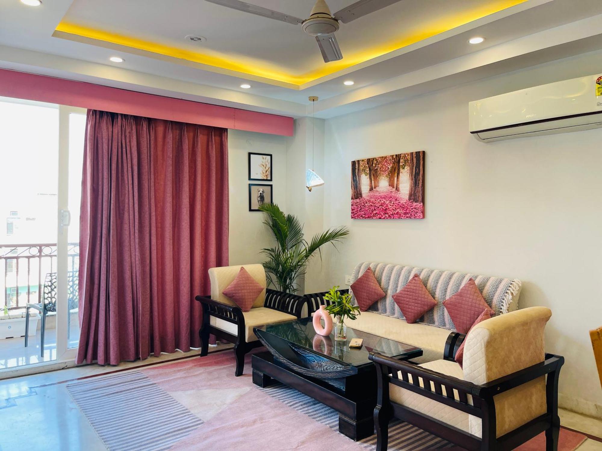 Bedchambers Medicity Serviced Apartments In Gurgaon Bagian luar foto